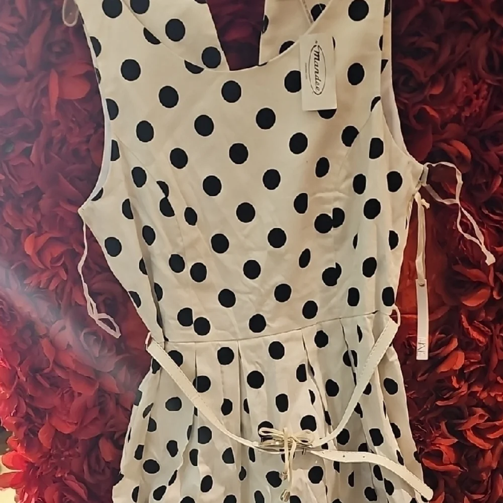 Mandee Girls NWT Polka Dot Sleeveless Belted Dress Size Large